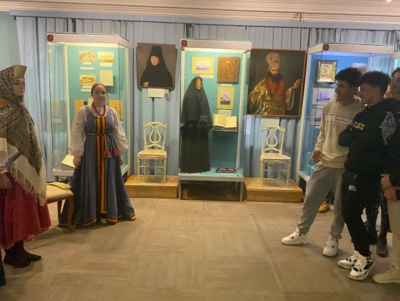 Студенты - иностранцы посетили Саратовский музей краеведения Фото 4