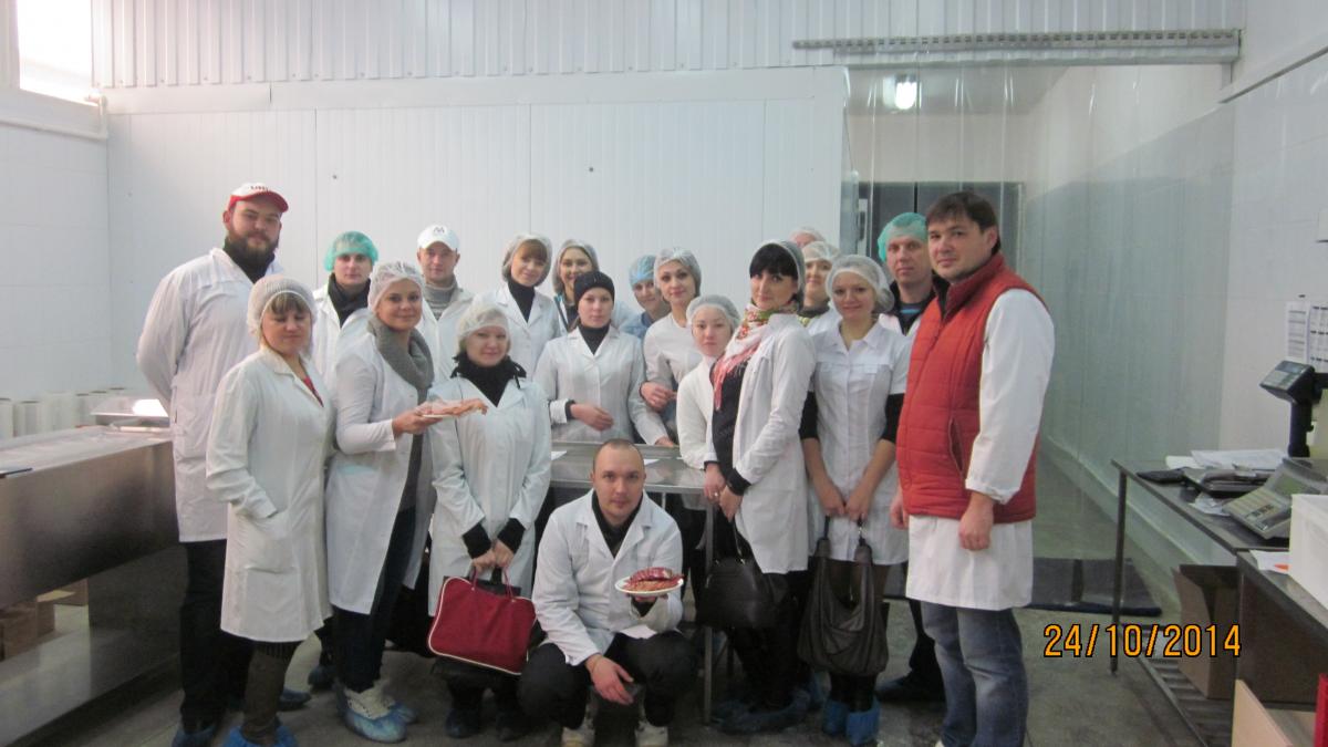 Открытое практическое занятие на мясоперерабатывающем предприятии ООО «МирАрт», для студентов V курса специальности «Технология мяса и мясных продуктов» Фото 4 Открытое практическое занятие на мясоперерабатывающем предприятии ООО «МирАрт», для студентов V курса специальности «Технология мяса и мясных продуктов» Фото 4