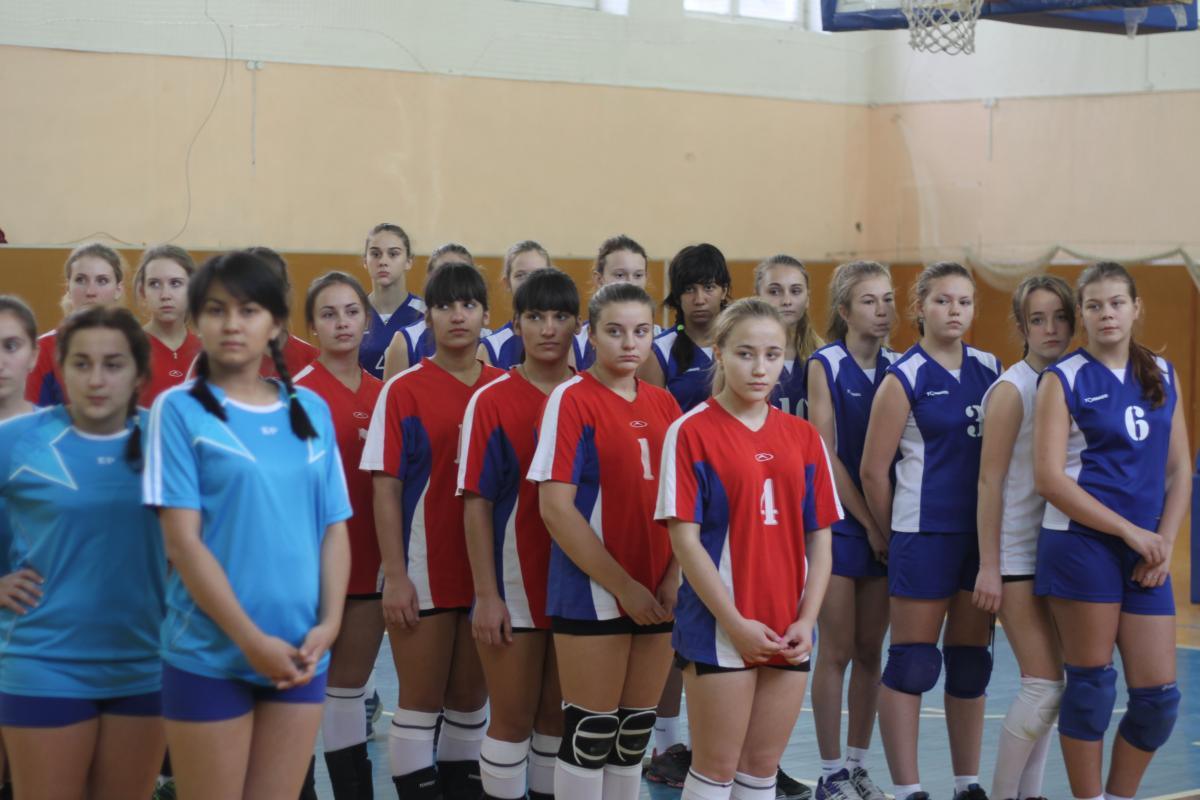 Открытое Первенство Саратовской области по волейболу среди девушек Фото 1