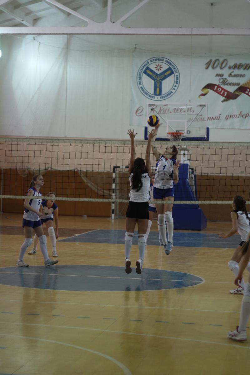 Открытое Первенство Саратовской области по волейболу среди девушек Фото 9