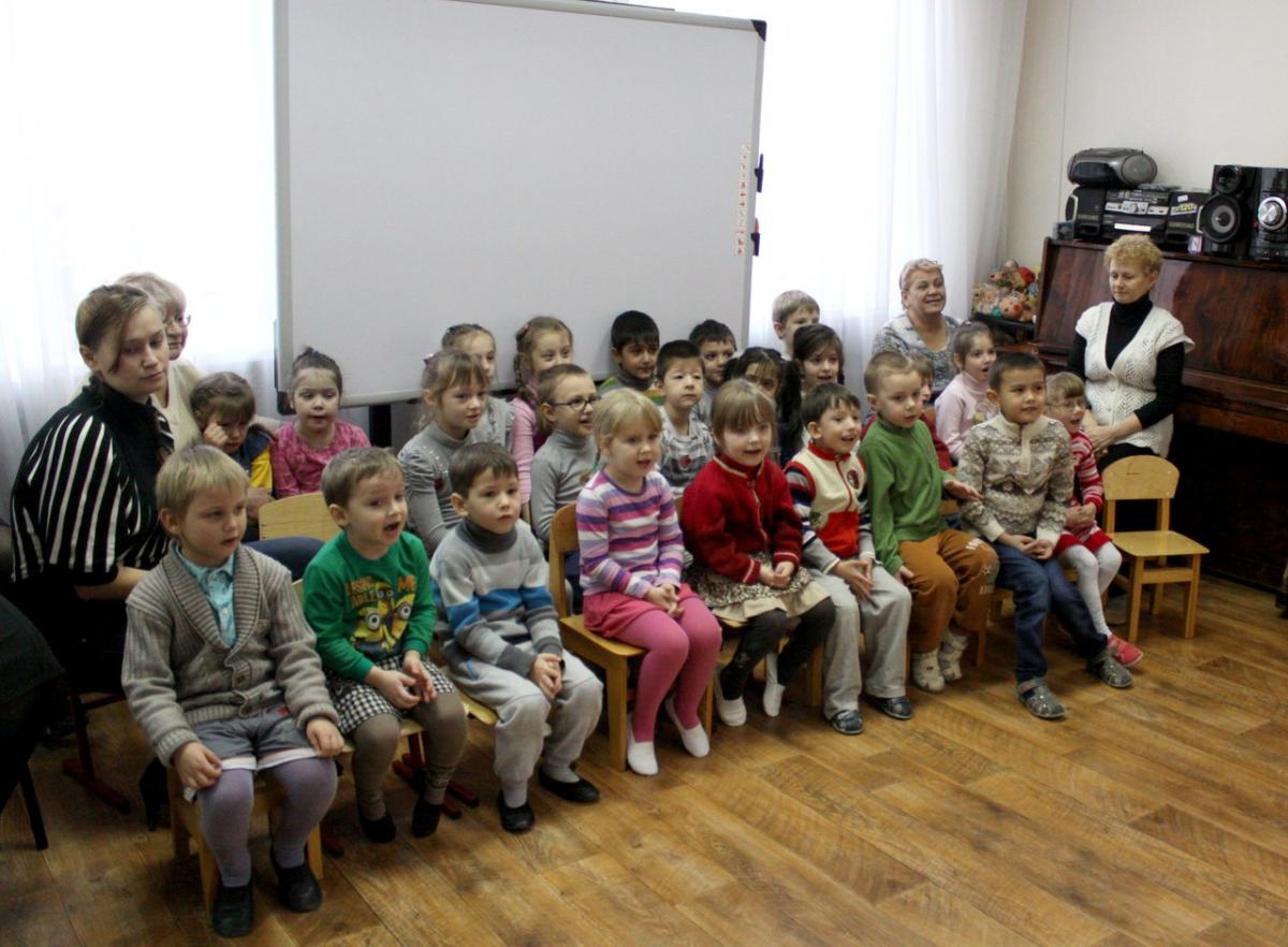 Студенты посетили детский сад для детей с ограниченными возможностями Фото 4