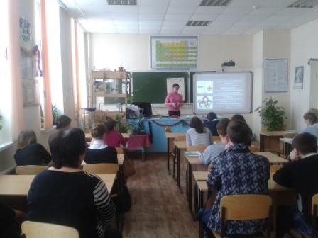 Занятия в школе поселка Усть-Курдюм Фото 1
