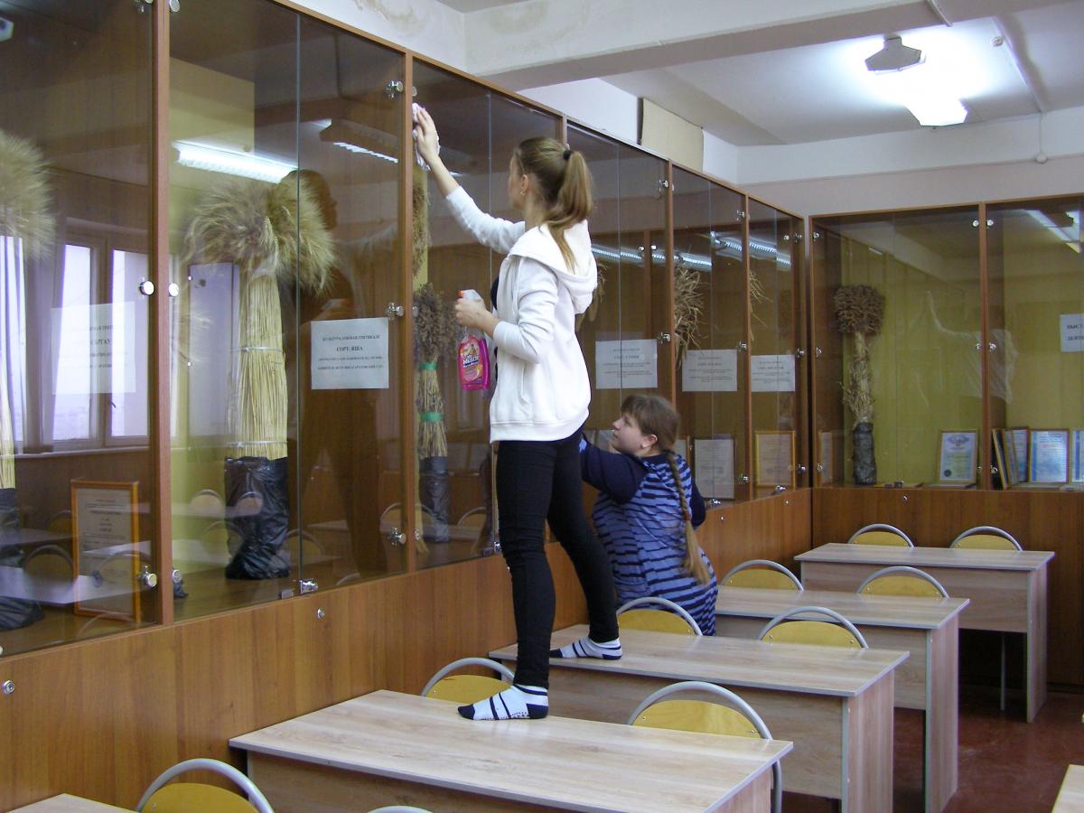 Санитарный день на кафедре растениеводства, селекции и генетики.