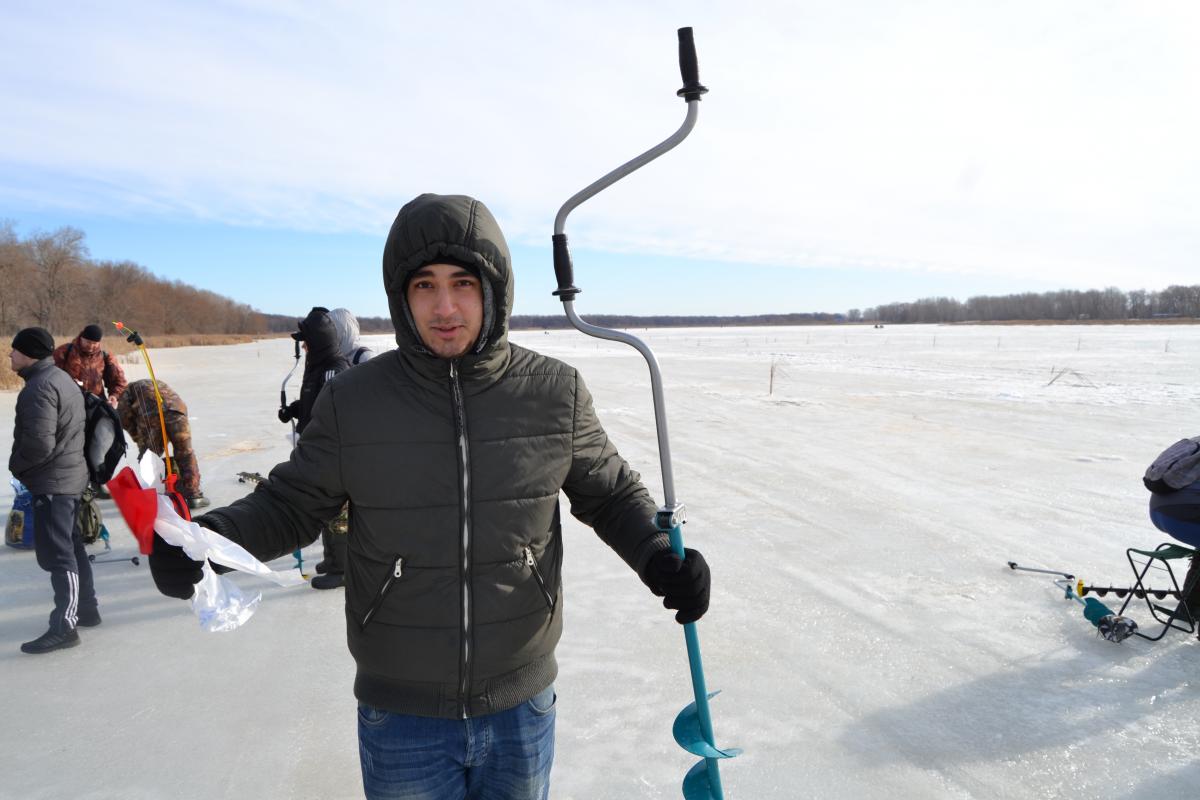 Иностранцы узнали особенности национальной зимней рыбалки Фото 7