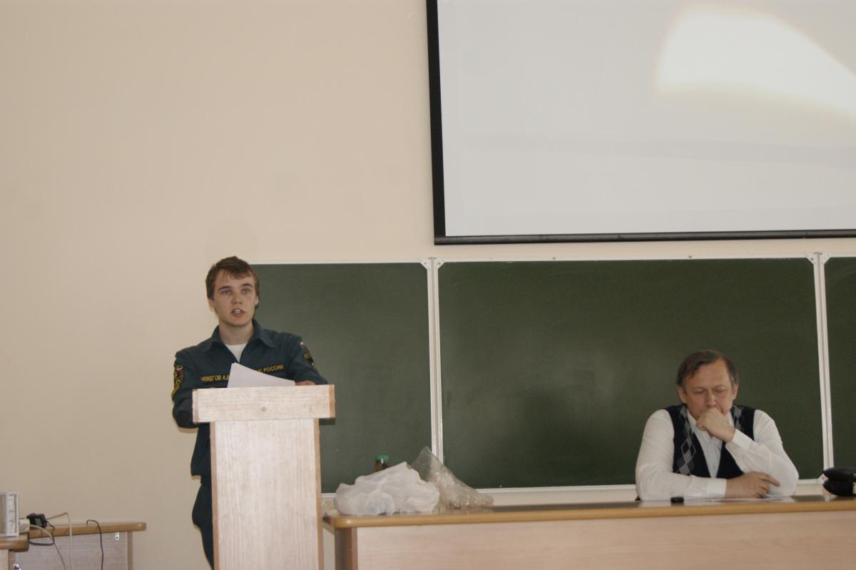 Круглый стол на кафедре "Инженерная физика, электрооборудование и электротехнологии" в рамках "Фестиваля студенческой науки" Фото 3 Круглый стол на кафедре "Инженерная физика, электрооборудование и электротехнологии" в рамках "Фестиваля студенческой науки" Фото 3