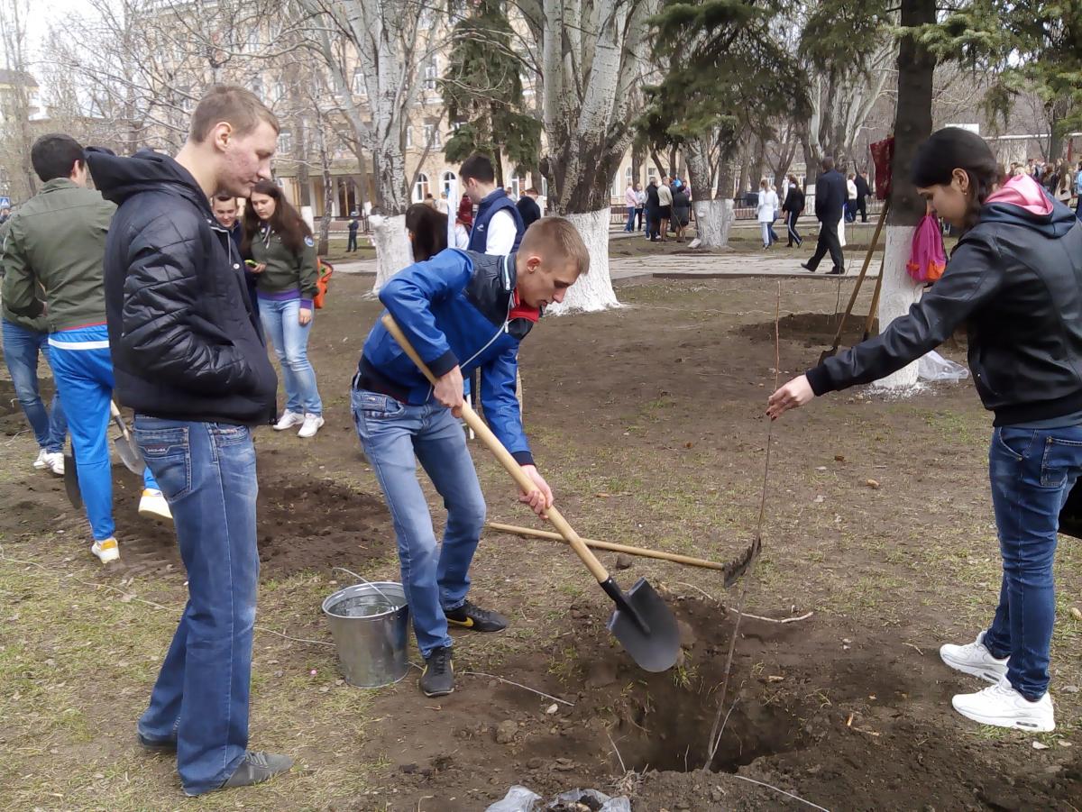 Участие в патриотической акции «Роща памяти» Фото 4