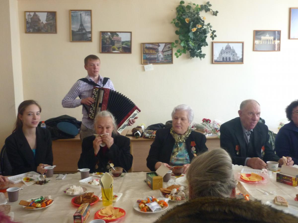 Кафедра Иностранные языки и культура речи организовала и провела встречу студентов СГАУ, учащихся финансово-технологического колледжа с ветеранами 27 апреля на УК № 3, посвященную 70-летней годовщине победы в Великой Отечественной войне Фото 2 Кафедра Иностранные языки и культура речи организовала и провела встречу студентов СГАУ, учащихся финансово-технологического колледжа с ветеранами 27 апреля на УК № 3, посвященную 70-летней годовщине победы в Великой Отечественной войне Фото 2