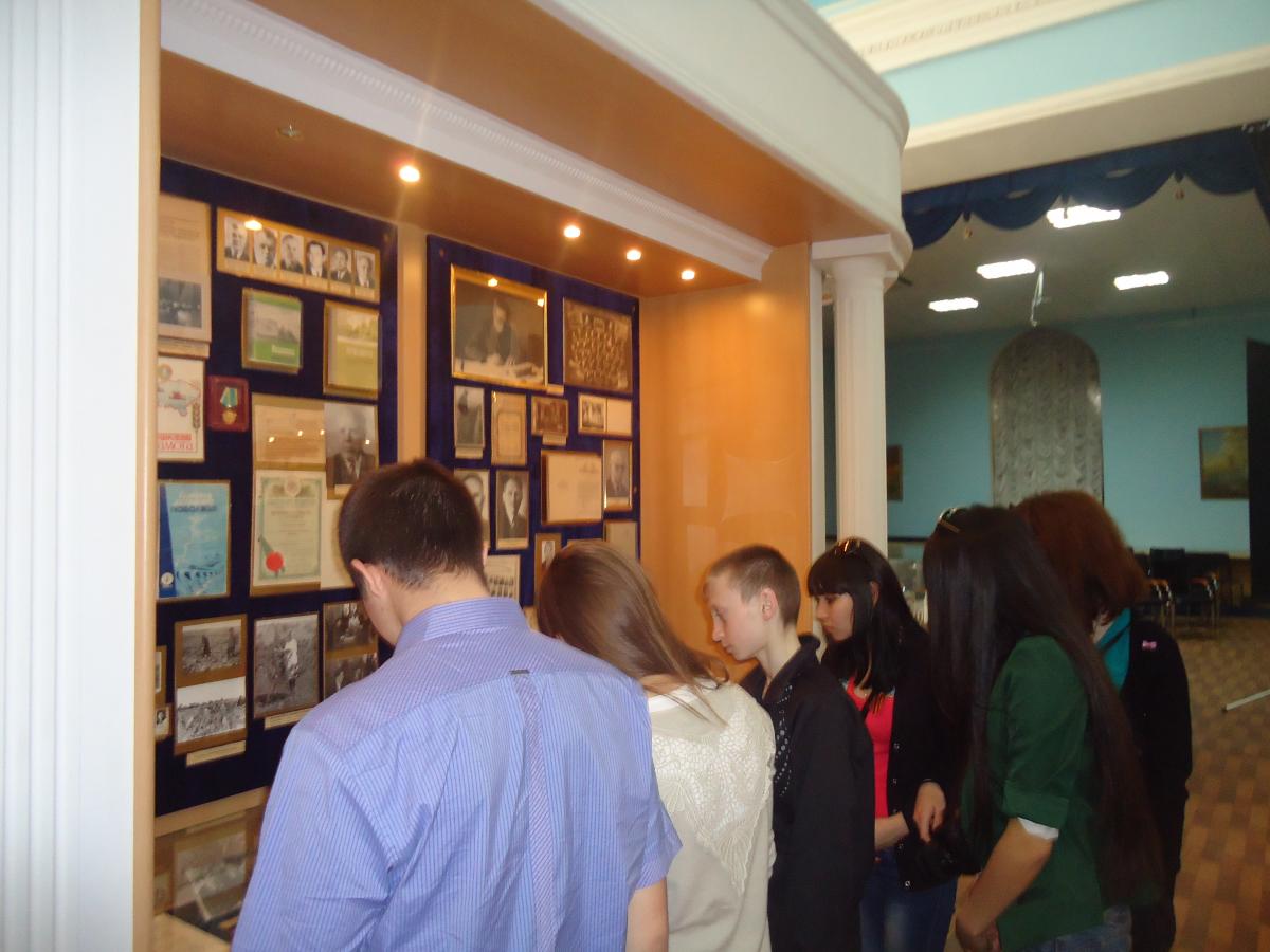 Гости из Дергачей в музее истории Фото 6
