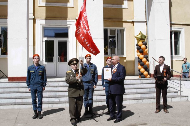 Передача знамени победы университету СГАУ от ветеранов города Саратова Фото 4