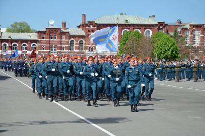 Студенты СГАУ приняли участие в параде Победы на главной площади города.