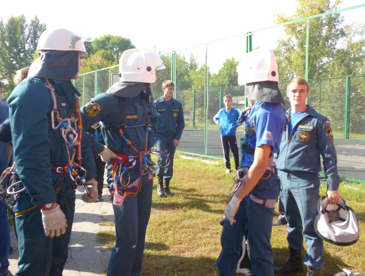 Показательные выступления студентов СГАУ на соревнованиях "Школа безопасности" Фото 5