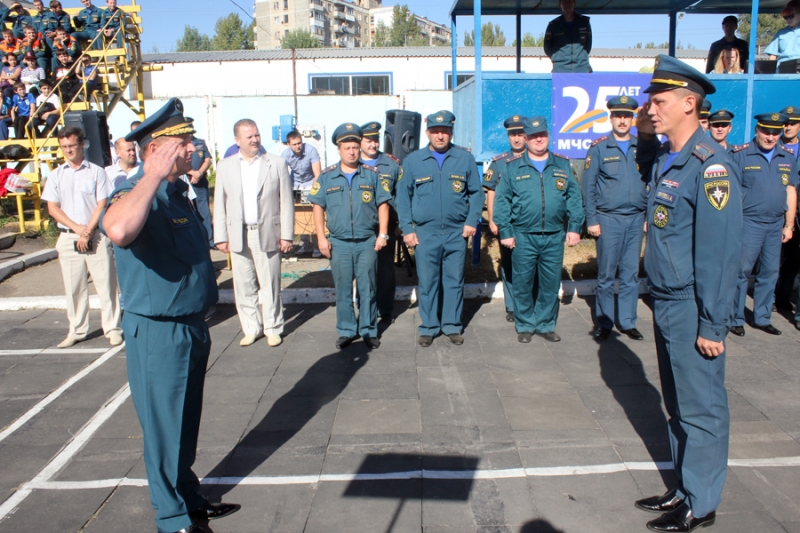 На стадионе «Торпедо» прошли областные соревнования добровольных дружин юных пожарных Фото 2