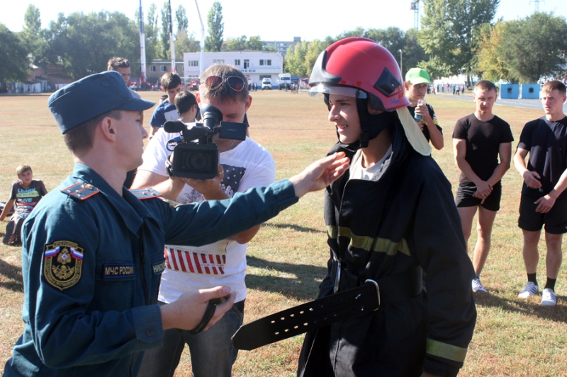 На стадионе «Торпедо» прошли областные соревнования добровольных дружин юных пожарных