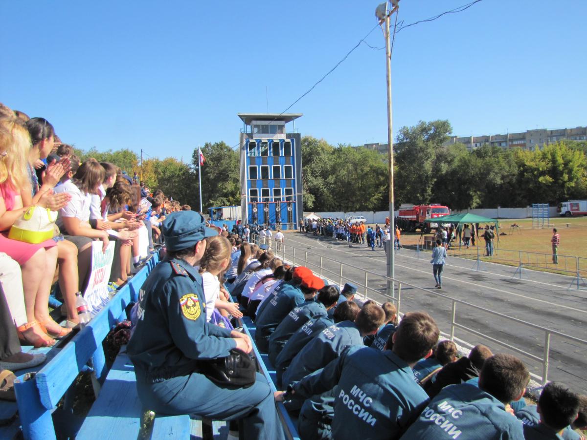 На стадионе «Торпедо» прошли областные соревнования добровольных дружин юных пожарных Фото 4