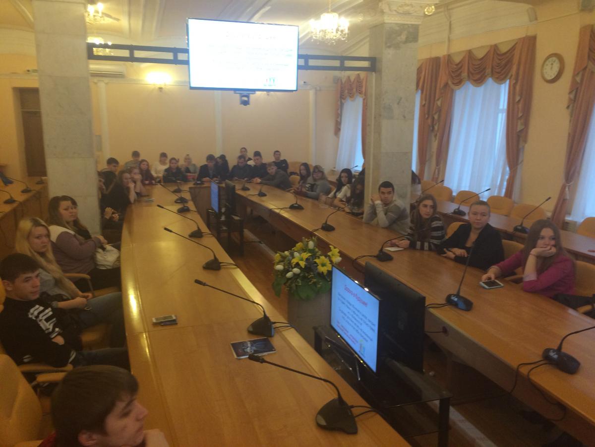 Круглый стол с презентацией деятельности Союза выпускников интернатных учреждений области, созданного при поддержке Уполномоченного по правам ребенка в Саратовской области. Фото 2 Круглый стол с презентацией деятельности Союза выпускников интернатных учреждений области, созданного при поддержке Уполномоченного по правам ребенка в Саратовской области. Фото 2