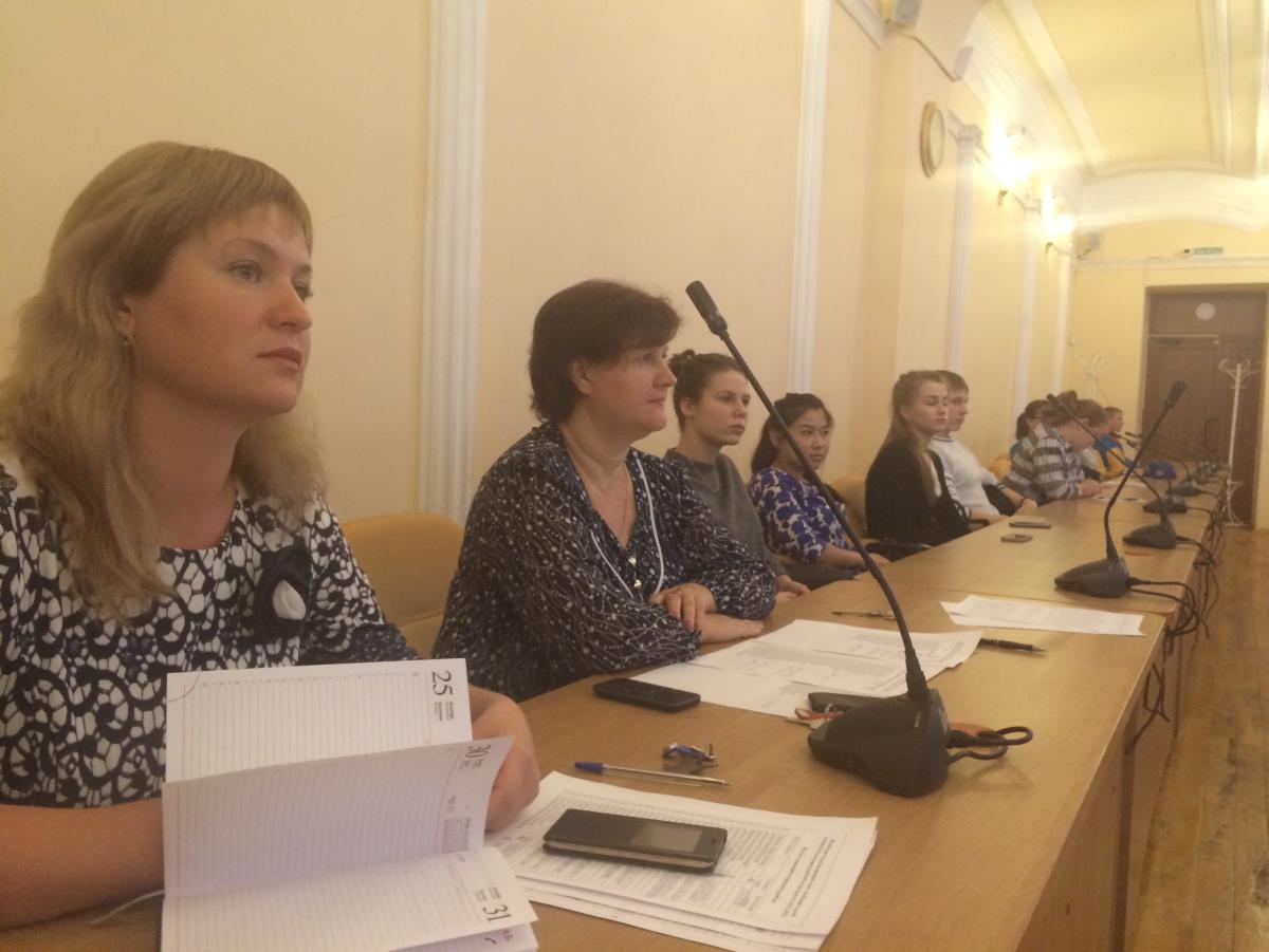 Круглый стол с презентацией деятельности Союза выпускников интернатных учреждений области, созданного при поддержке Уполномоченного по правам ребенка в Саратовской области. Фото 3 Круглый стол с презентацией деятельности Союза выпускников интернатных учреждений области, созданного при поддержке Уполномоченного по правам ребенка в Саратовской области. Фото 3