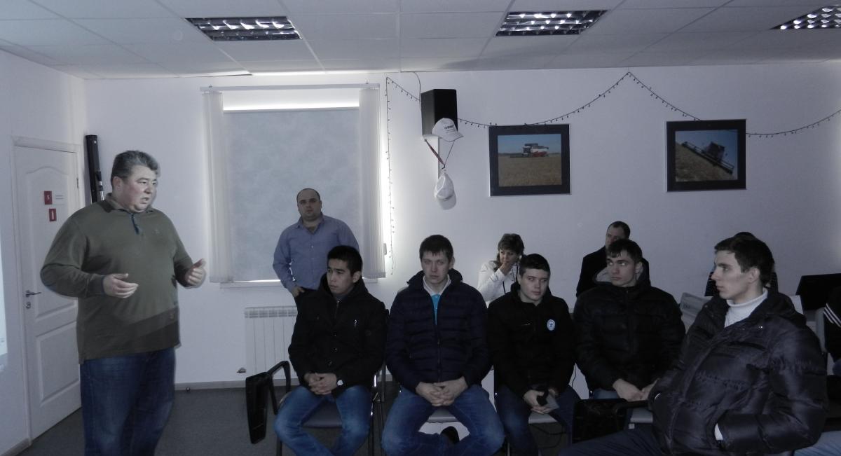 Увлекательная экскурсия для студентов 3 курса (группы Б-АИ-ТО-301) направления подготовки «Агроинженерия»на производственной площадке ЗАО «Агросоюз-Маркет» регионального дилера ОАО «КЗ «Ростсельмаш» Фото 5 Увлекательная экскурсия для студентов 3 курса (группы Б-АИ-ТО-301) направления подготовки «Агроинженерия»на производственной площадке ЗАО «Агросоюз-Маркет» регионального дилера ОАО «КЗ «Ростсельмаш» Фото 5