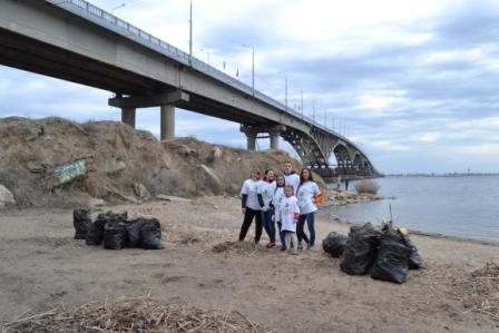 Акция "Чистые берега" в рамках Всероссийского экологического субботника "Зеленая Весна - 2016" Фото 4