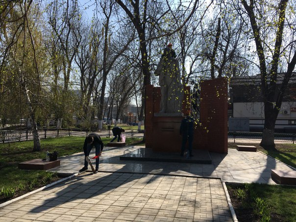 Студенты факультета инженерии и природообустройства провели плановый субботник. Фото 5