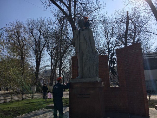 Студенты факультета инженерии и природообустройства провели плановый субботник. Фото 6