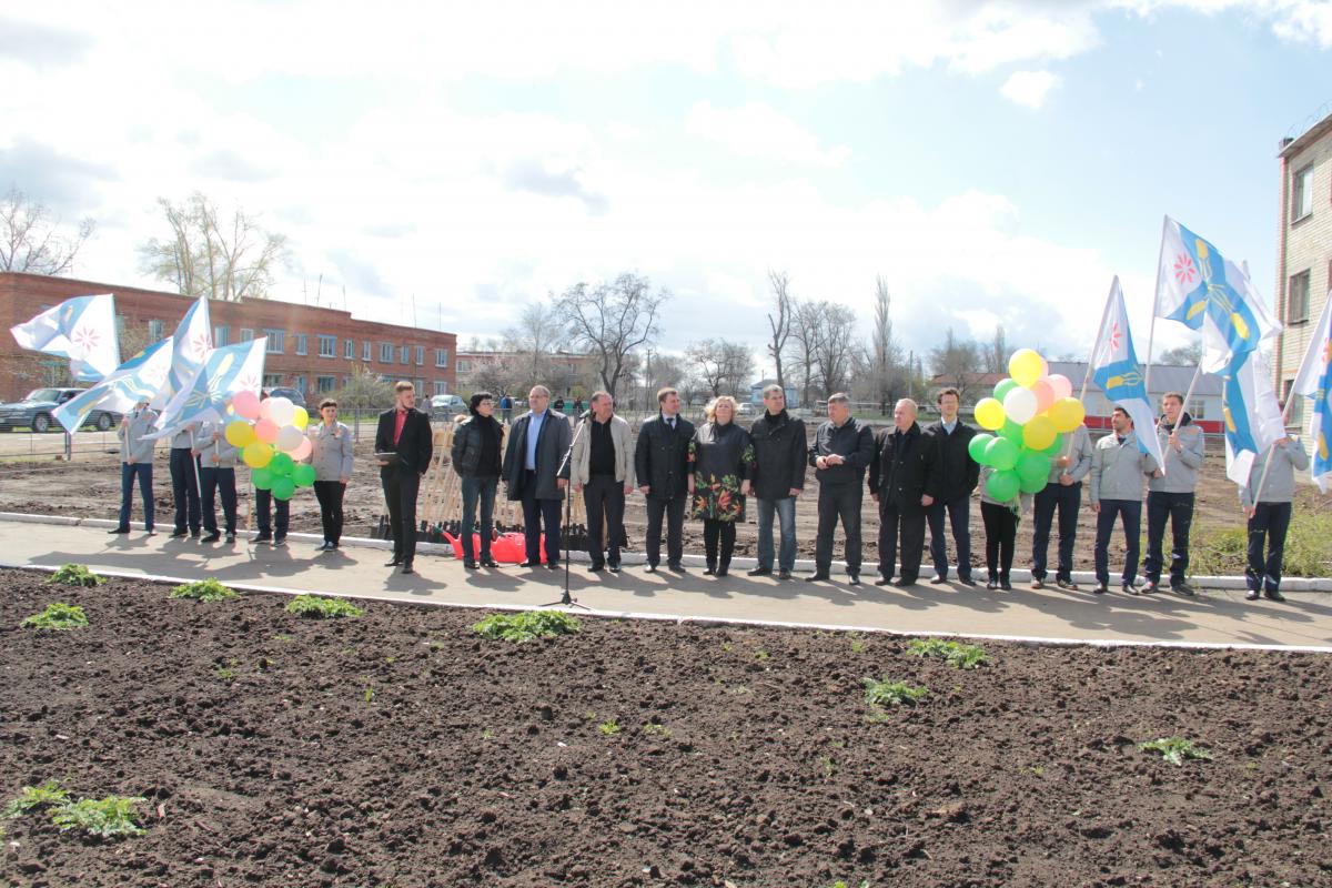 УНПО "Поволжье" Саратовского ГАУ заложили парк в п. Степное Энгельсского района. Фото 2