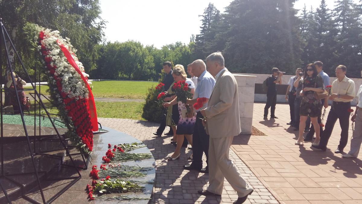 В Саратове прошла акция «Свеча памяти» Фото 3