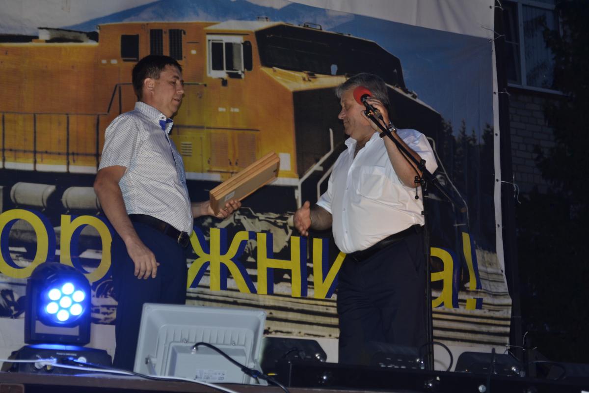 Студклуб Саратовского ГАУ поздравил жителей Ершовского района с днем железнодорожника. Фото 8
