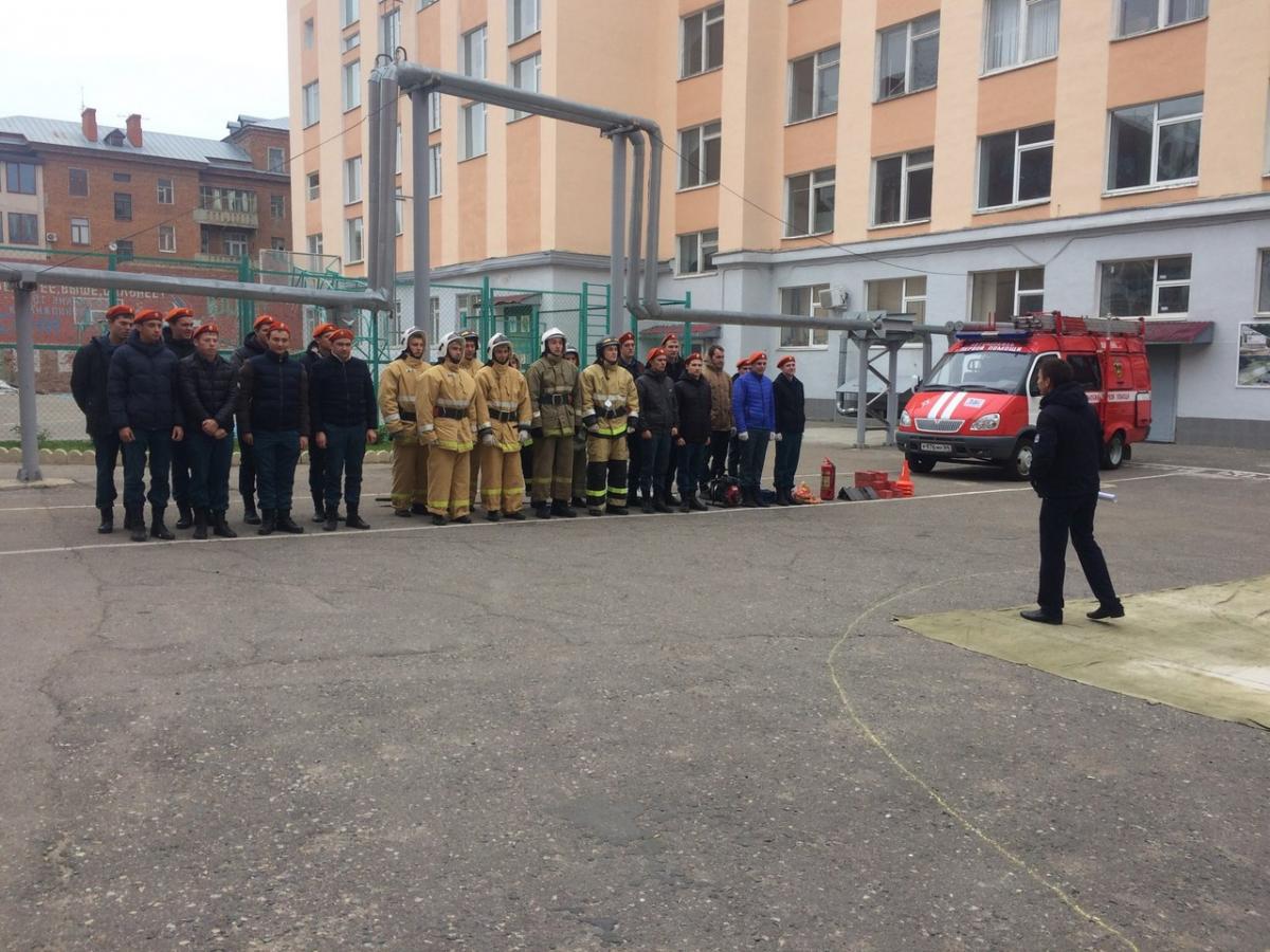 Лучшая команда ФГБОУ ВО Саратовский ГАУ им. Н.И.Вавилова по проведению аварийно-спасательных работ при ликвидации чрезвычайных ситуаций на автомобильном транспорте в 2016 году Фото 1