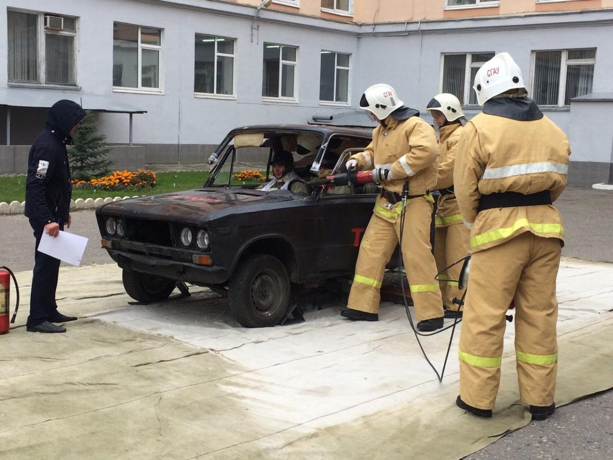 Лучшая команда ФГБОУ ВО Саратовский ГАУ им. Н.И.Вавилова по проведению аварийно-спасательных работ при ликвидации чрезвычайных ситуаций на автомобильном транспорте в 2016 году Фото 5 Лучшая команда ФГБОУ ВО Саратовский ГАУ им. Н.И.Вавилова по проведению аварийно-спасательных работ при ликвидации чрезвычайных ситуаций на автомобильном транспорте в 2016 году Фото 5