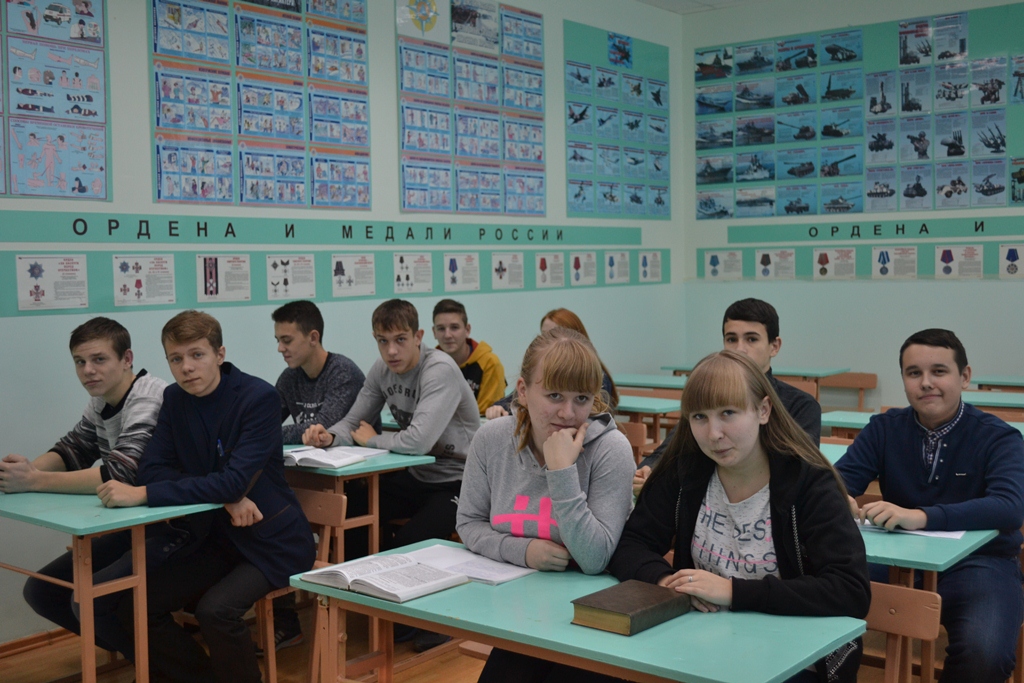 Читательская конференция «Самая прекрасная из женщин - женщина с ребенком на руках». Фото 4