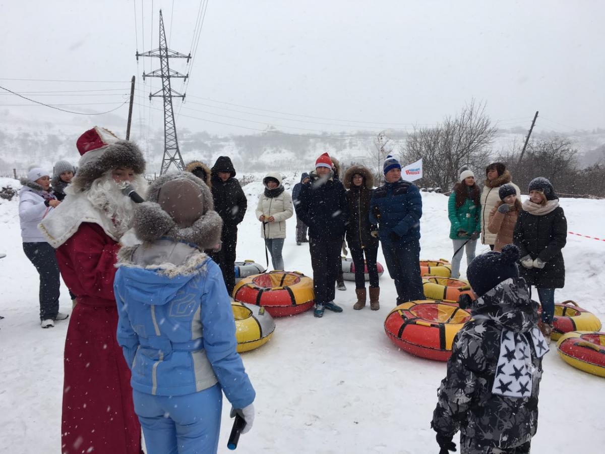 Сегодня на Кумысной поляне в Корольковом саду прошел молодежный праздник – массовые катания на санках «Поехали» Фото 3