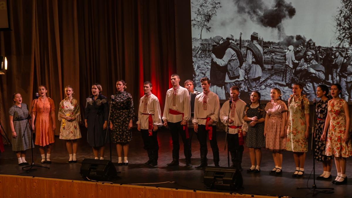 01.	Ансамбль народной песни «Колосок», руководитель Анна Алексеевна Кудрявцева. Фото 12