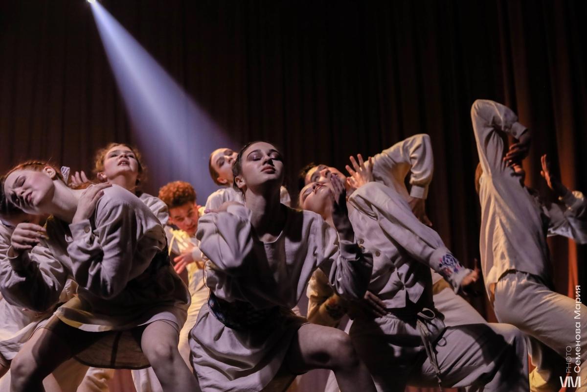 03. Ансамбль эстрадно-современного танца «Вариант», руководитель Игорь Олегович Юртанов. Фото 14 03. Ансамбль эстрадно-современного танца «Вариант», руководитель Игорь Олегович Юртанов. Фото 14