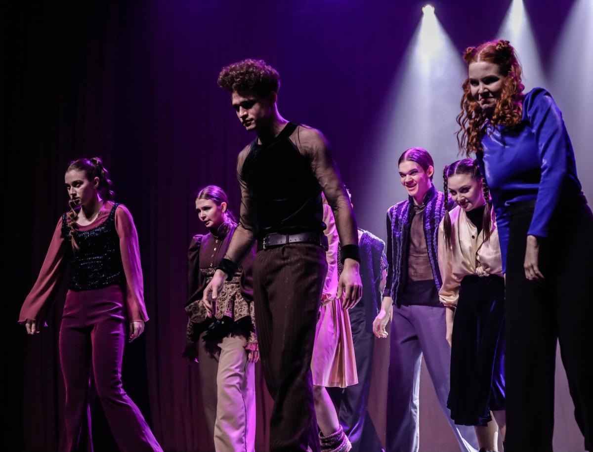 03. Ансамбль эстрадно-современного танца «Вариант», руководитель Игорь Олегович Юртанов. Фото 22 03. Ансамбль эстрадно-современного танца «Вариант», руководитель Игорь Олегович Юртанов. Фото 22