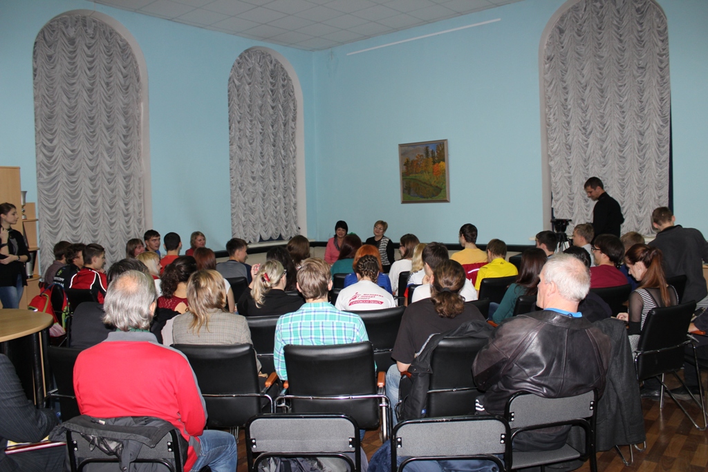 Главный федеральный инспектор по Саратовской области  встретился с участниками спортивно-туристского лагеря «Туриада 2013» Фото 7