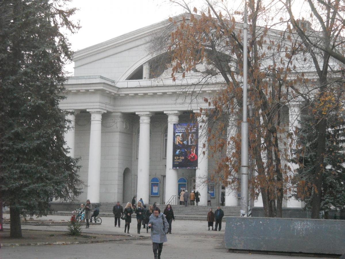 Кураторский час на театральных подмостках