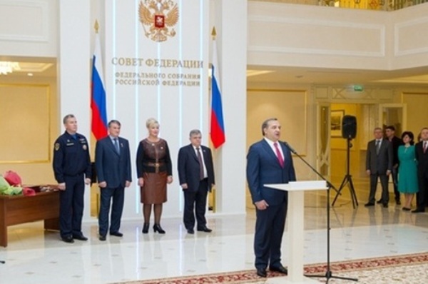 Министр МЧС РФ В.А.Пучков наградил добровольцев, боровшихся с наводнением на Дальнем Востоке Фото 10 Министр МЧС РФ В.А.Пучков наградил добровольцев, боровшихся с наводнением на Дальнем Востоке Фото 10