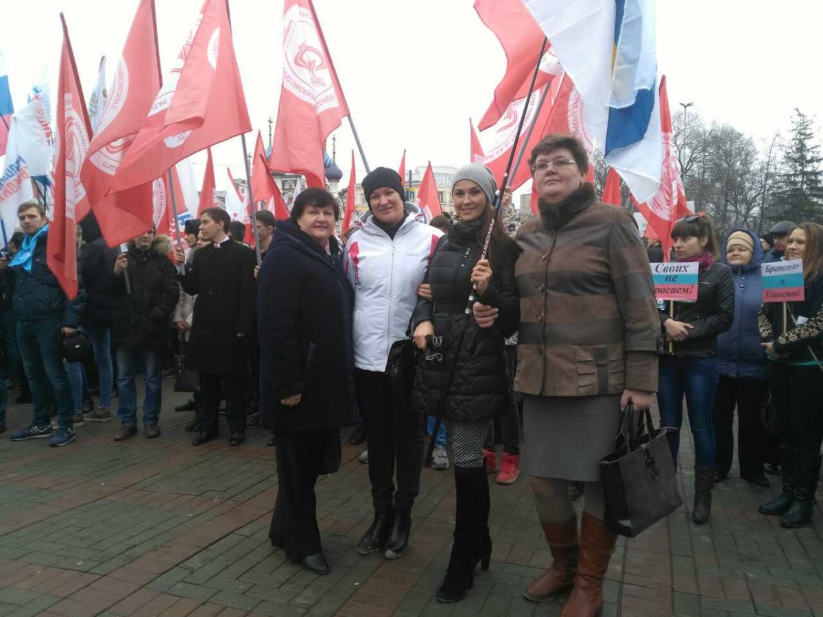 Преподаватели кафедры на митинге-концерте в честь 3-летия присоединения Крыма к России Фото 5