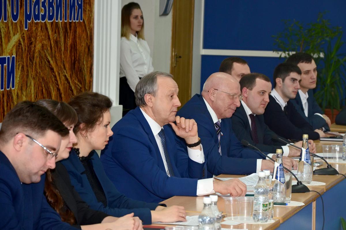 Участие Инжинирингового центра в выставке инновационных достижений студентов и молодых ученых Саратовского ГАУ Фото 17 Участие Инжинирингового центра в выставке инновационных достижений студентов и молодых ученых Саратовского ГАУ Фото 17