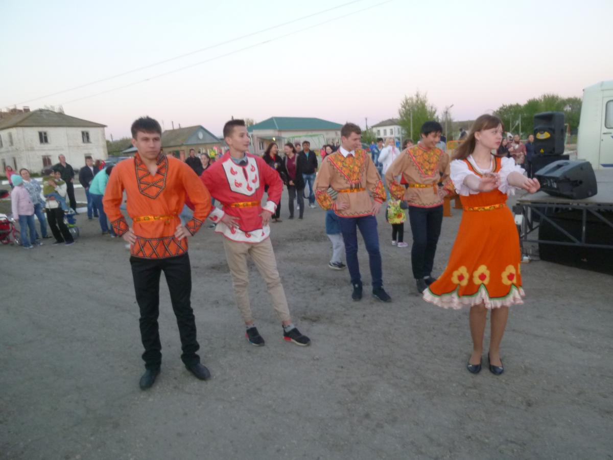 В Краснокутском зооветеринарном техникуме прошли праздничные мероприятия, посвященные Дню Победы Фото 10