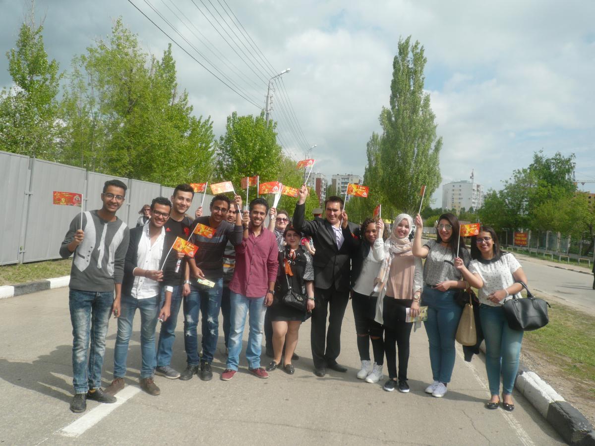Иностранные слушатели и студенты на празднике «День победы» Фото 3