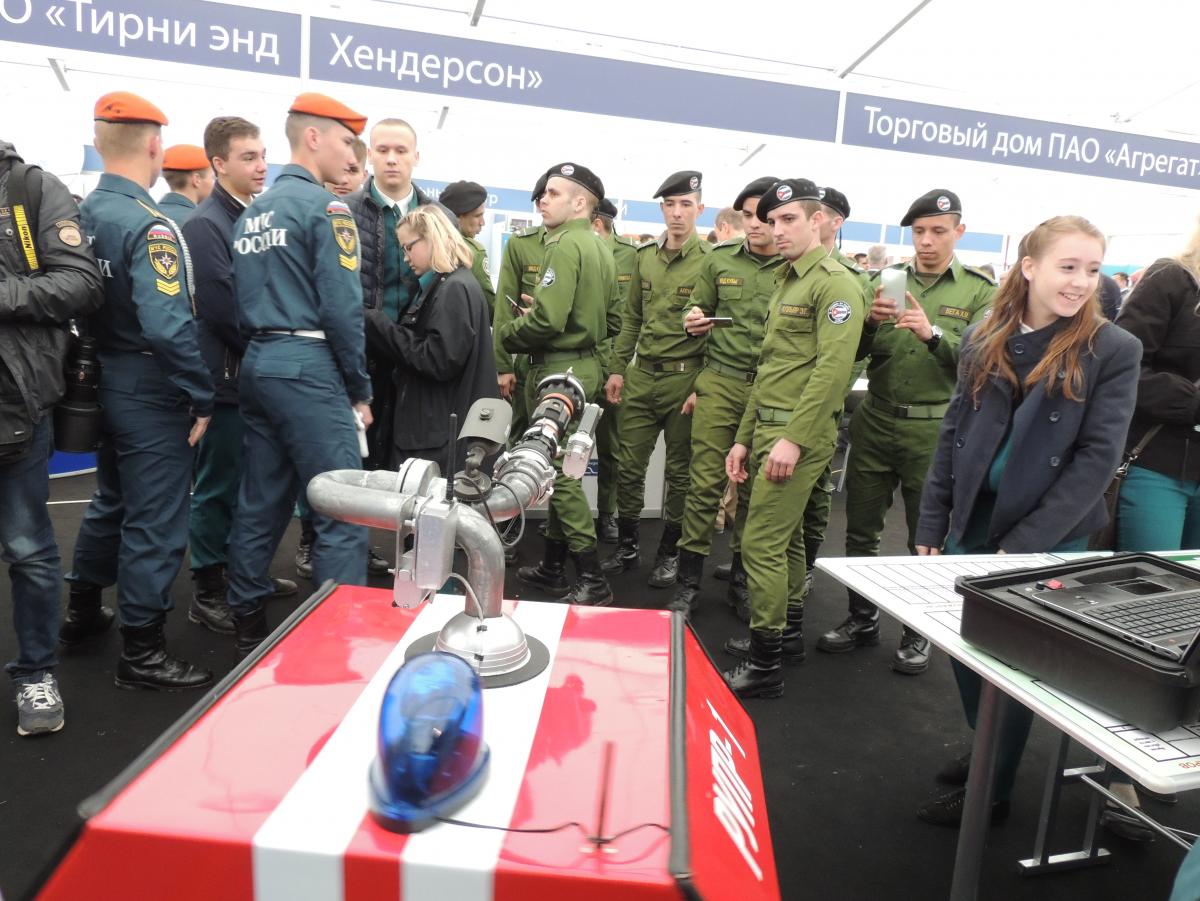 Представители Инжинирингового центра на X Международном салоне средств обеспечения безопасности «Комплексная безопасность - 2017» Фото 3