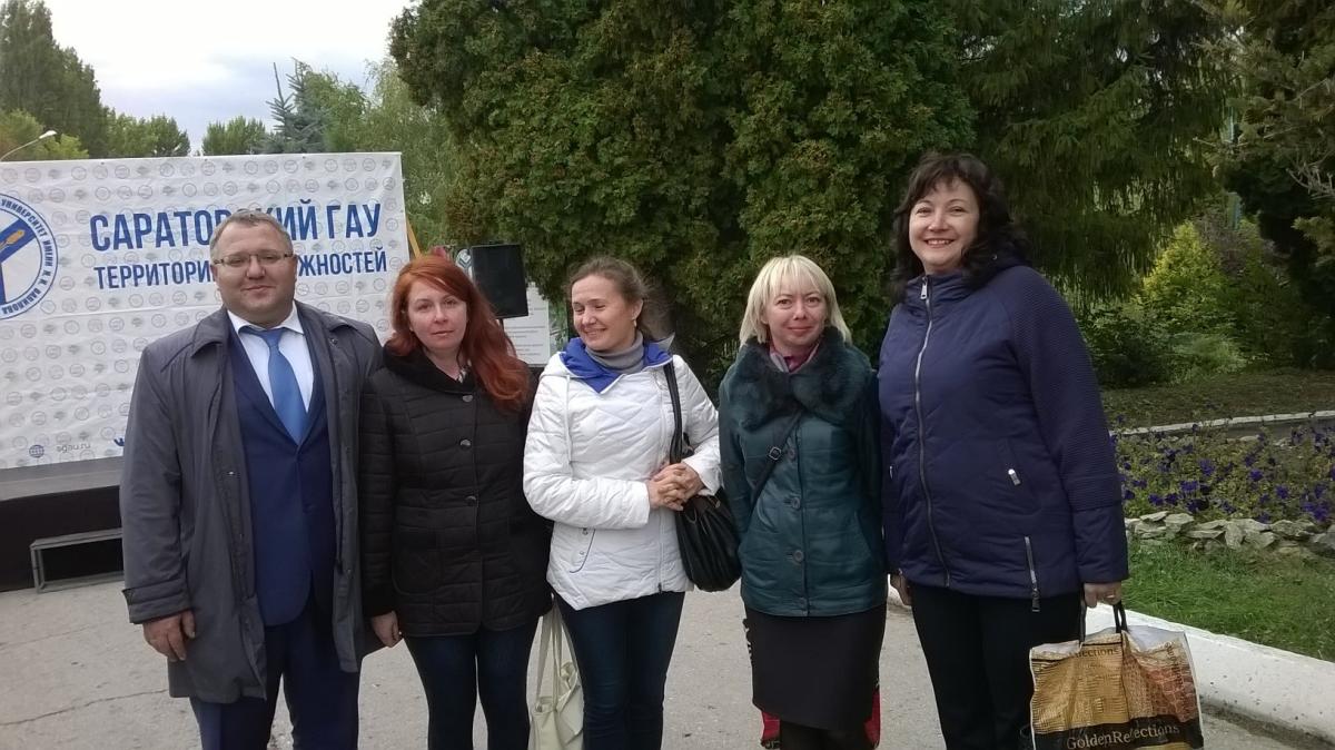 28.09.2017 преподаватели кафедры «Иностранные языки и культура речи» приняли участие в торжественной акции по закладке капсулы времени с посланием к потомкам Фото 1
