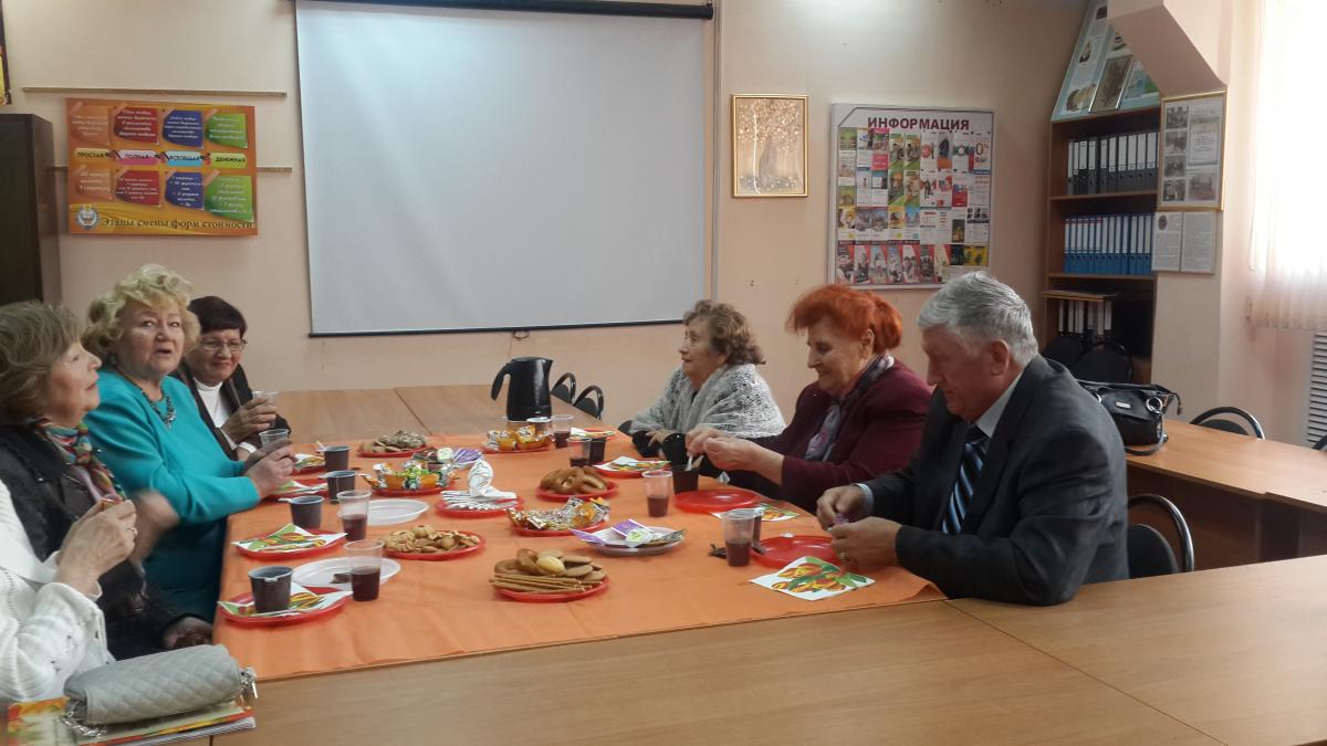 Кафедра бухгалтерского учета, анализа и аудита принимала почетных гостей в День пожилого человека Фото 2 Кафедра бухгалтерского учета, анализа и аудита принимала почетных гостей в День пожилого человека Фото 2