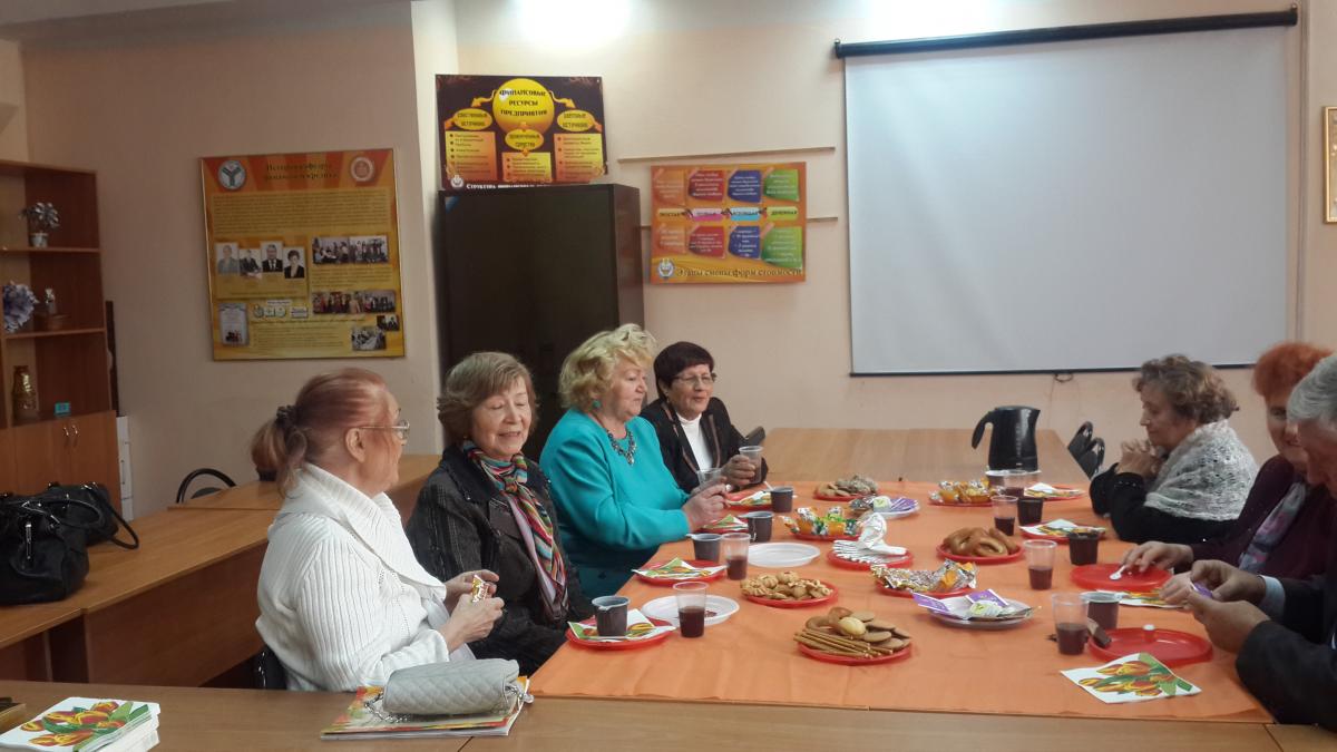 Кафедра бухгалтерского учета, анализа и аудита принимала почетных гостей в День пожилого человека Фото 10 Кафедра бухгалтерского учета, анализа и аудита принимала почетных гостей в День пожилого человека Фото 10
