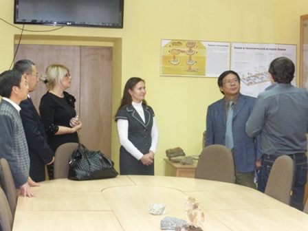 Китайская делегация посетила почвенно-геологический музей