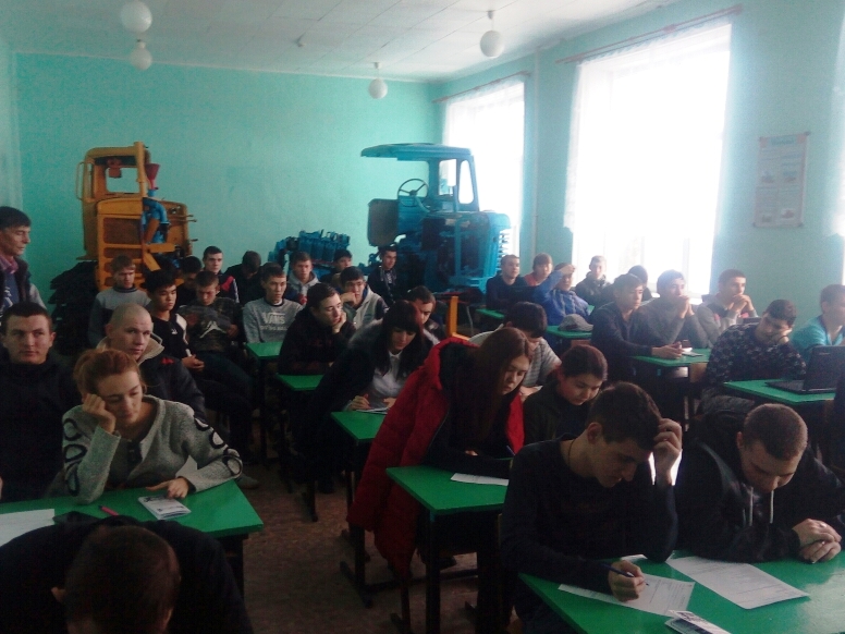 Профориентационная встреча преподавателей кафедры ИИ, ПиВ со школьниками Дергачевского района Фото 7 Профориентационная встреча преподавателей кафедры ИИ, ПиВ со школьниками Дергачевского района Фото 7