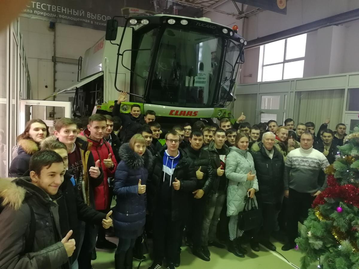 Посещение первокурсниками направления подготовки «Агроинженерия» компании ООО «МИРОВАЯ ТЕХНИКА» г. Саратов Фото 11 Посещение первокурсниками направления подготовки «Агроинженерия» компании ООО «МИРОВАЯ ТЕХНИКА» г. Саратов Фото 11