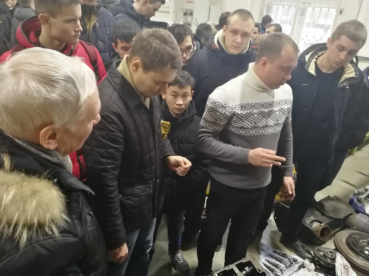 Посещение первокурсниками направления подготовки «Агроинженерия» компании ООО «МИРОВАЯ ТЕХНИКА» г. Саратов Фото 17 Посещение первокурсниками направления подготовки «Агроинженерия» компании ООО «МИРОВАЯ ТЕХНИКА» г. Саратов Фото 17