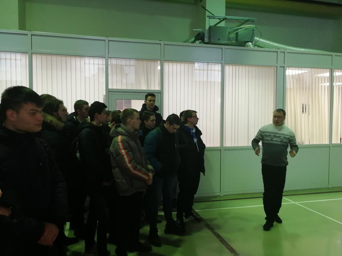 Посещение первокурсниками направления подготовки «Агроинженерия» компании ООО «МИРОВАЯ ТЕХНИКА» г. Саратов Фото 4 Посещение первокурсниками направления подготовки «Агроинженерия» компании ООО «МИРОВАЯ ТЕХНИКА» г. Саратов Фото 4